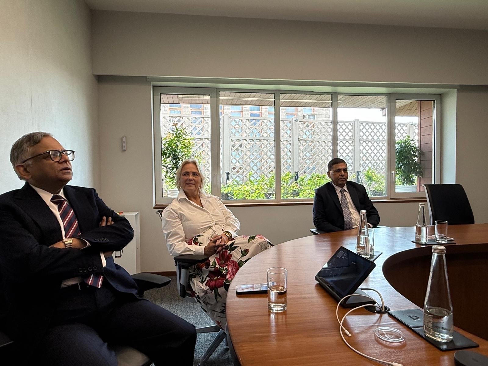 82cf4821-3e3e-4964-8d25-be977da44661